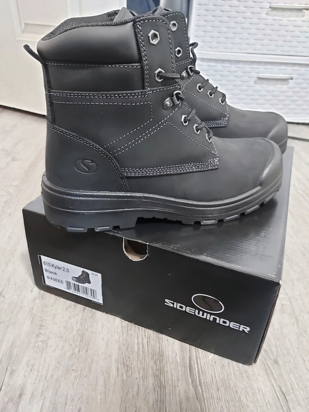 Sidewinder steel toe boots never worn
