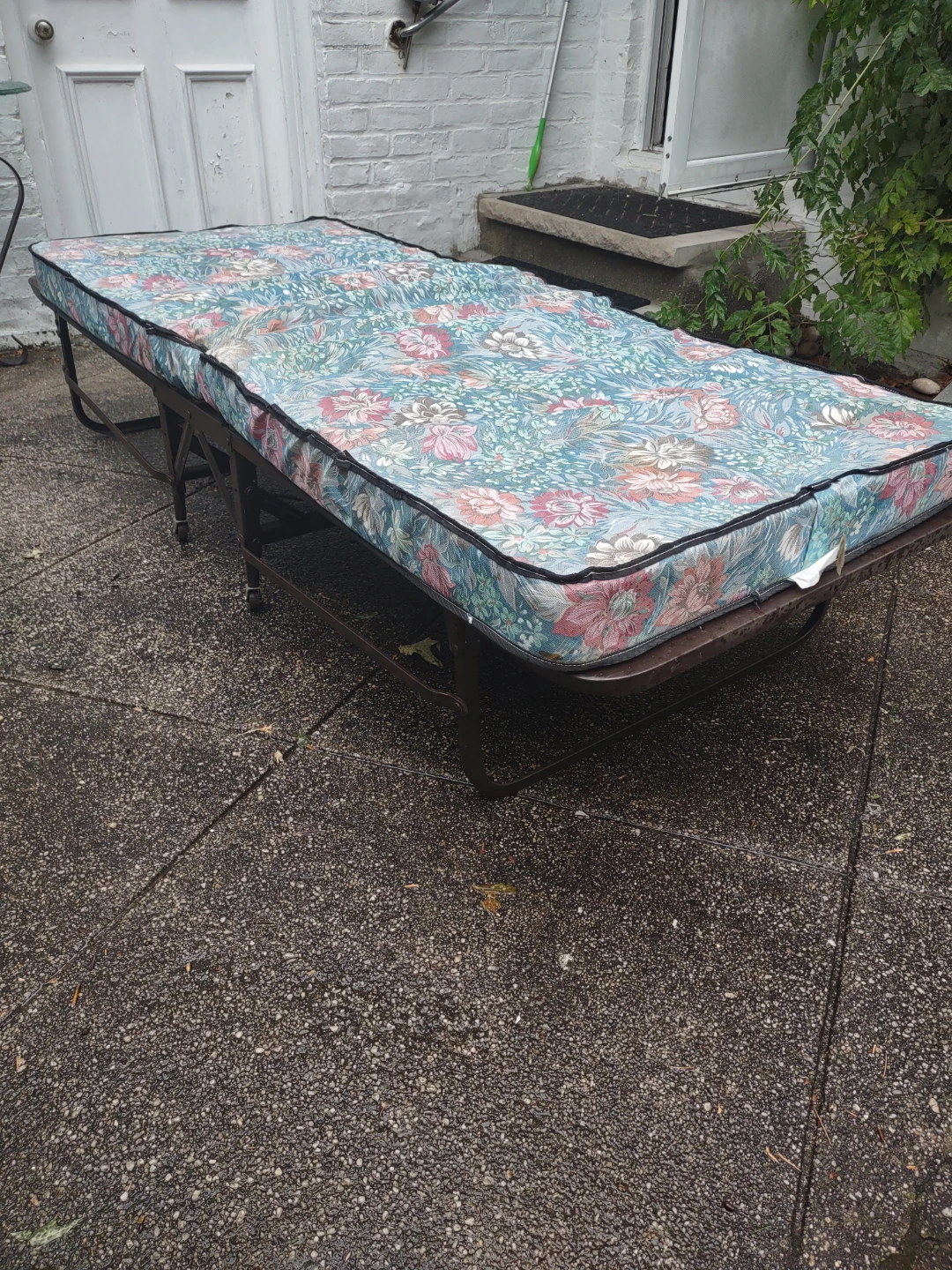 Folding Bed frame w/mattress - photo 2