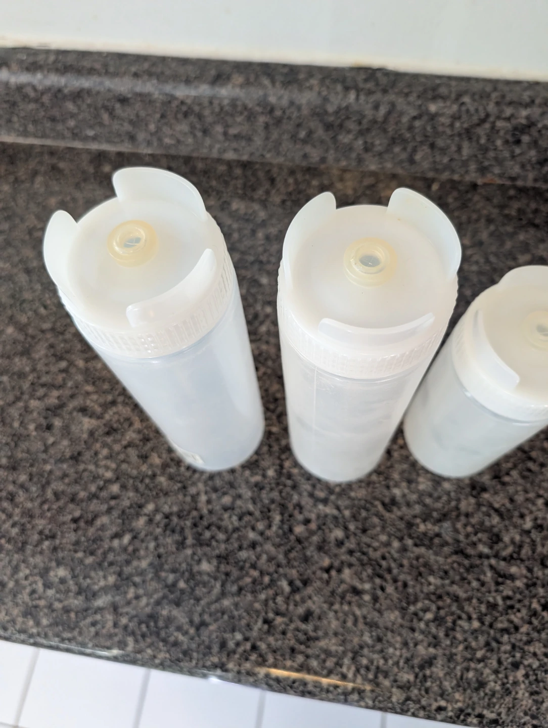 Set of 3 Squeeze Bottles - photo 3