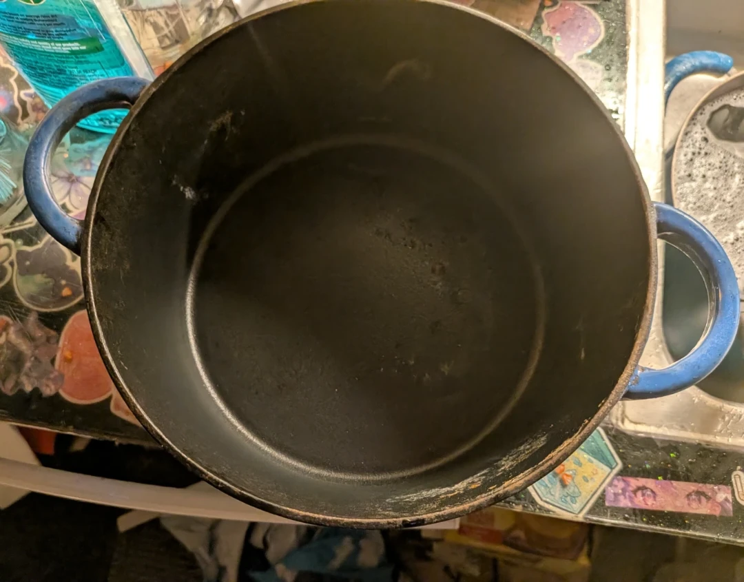 📣📣📣MOVING SALE📢📢📢 Calphalon Cast Enamel Dutch Oven - photo 2