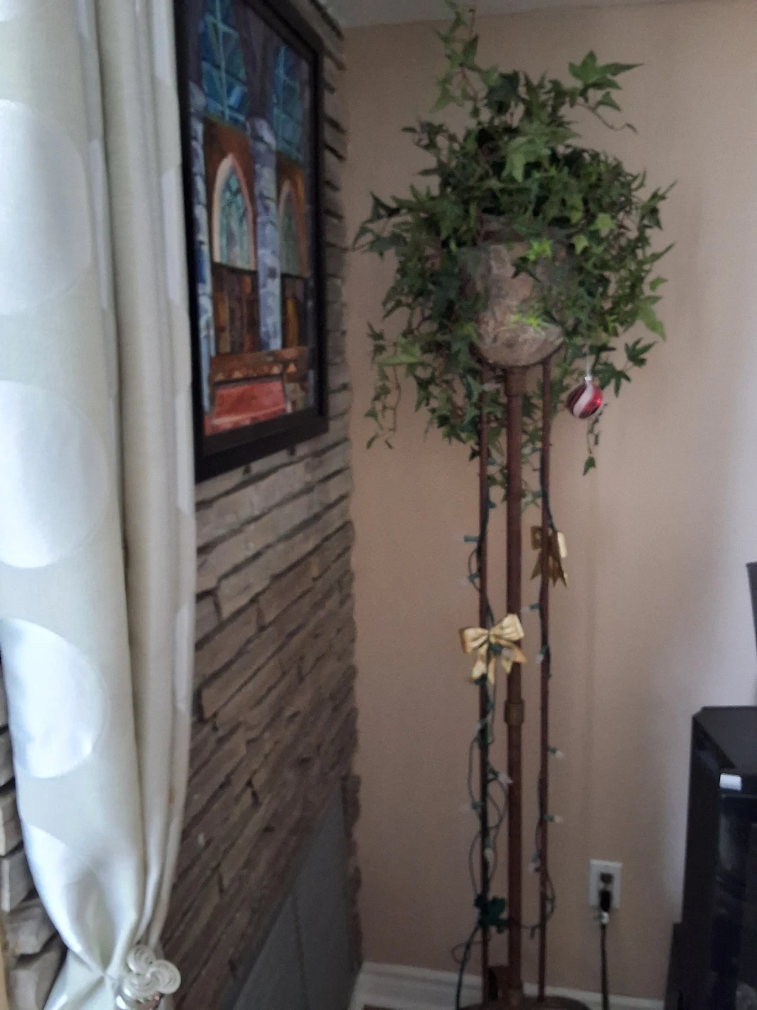 Artificial Ivy Plant in Decorative Stand