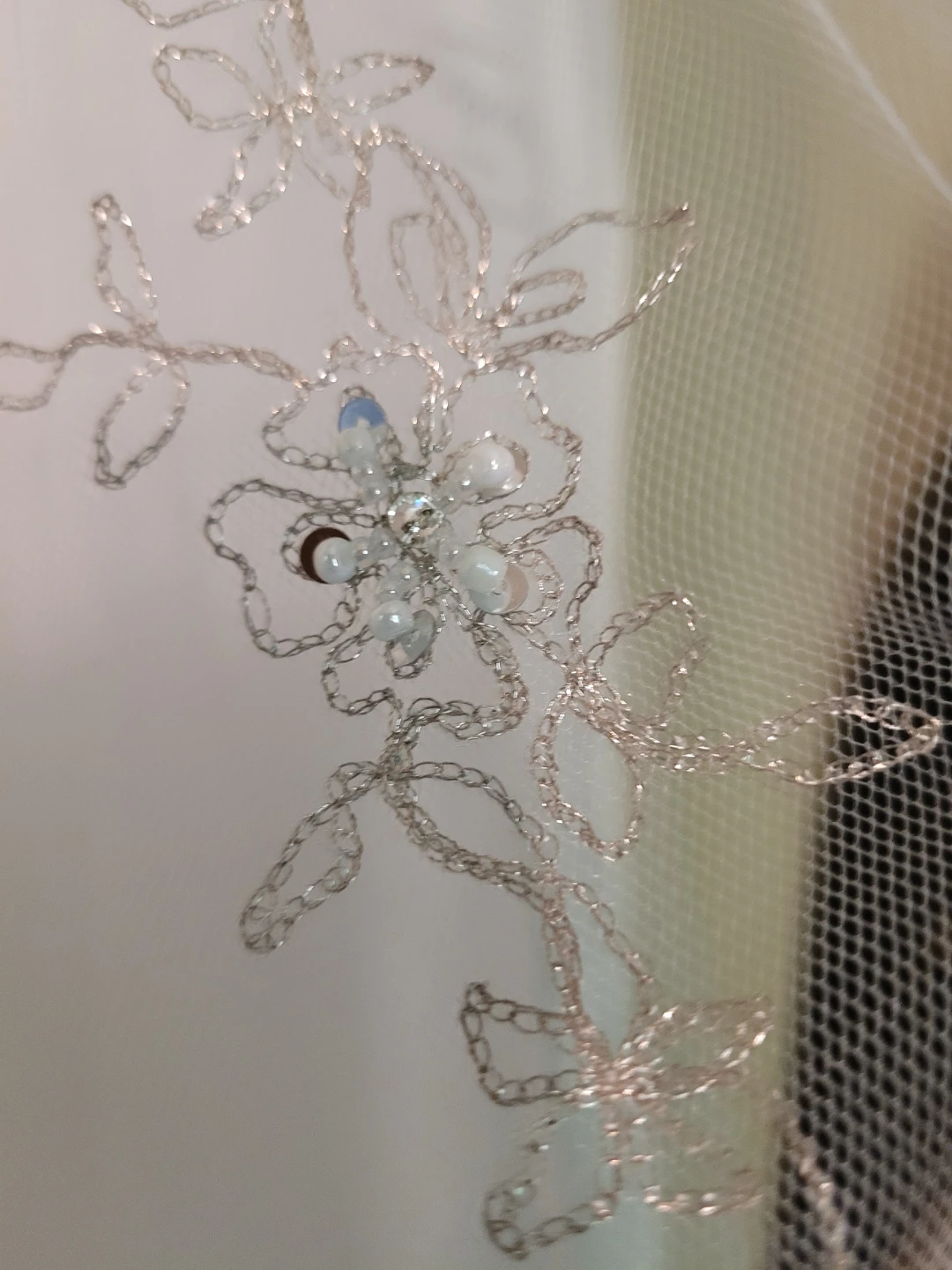 Wedding Veil with Beaded Embroidery - photo 3