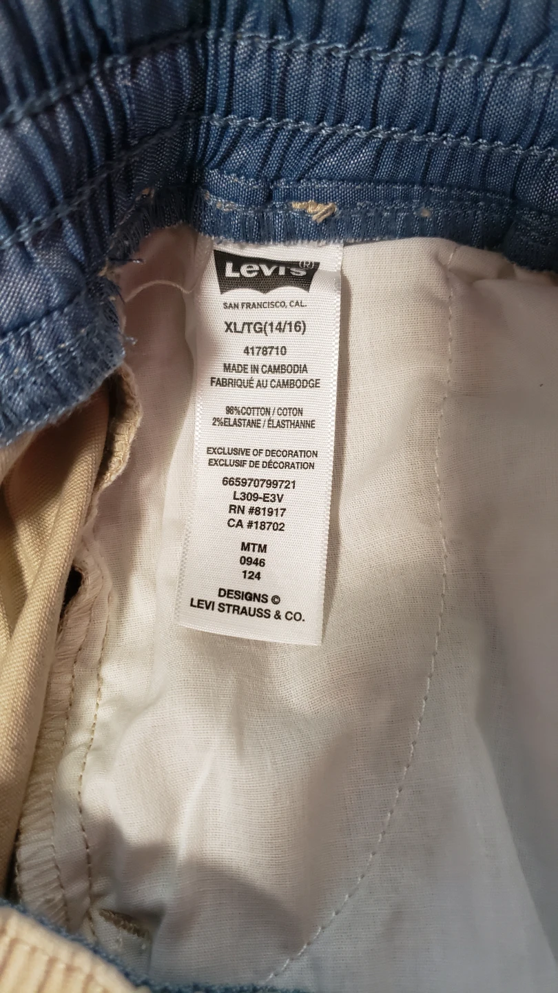 Brand new Levi's Boys Shorts Size XL M - photo 4
