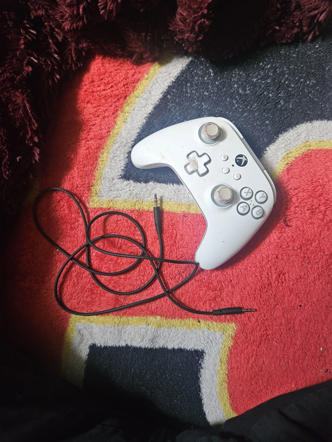 White Xbox Wireless Controller - photo 3