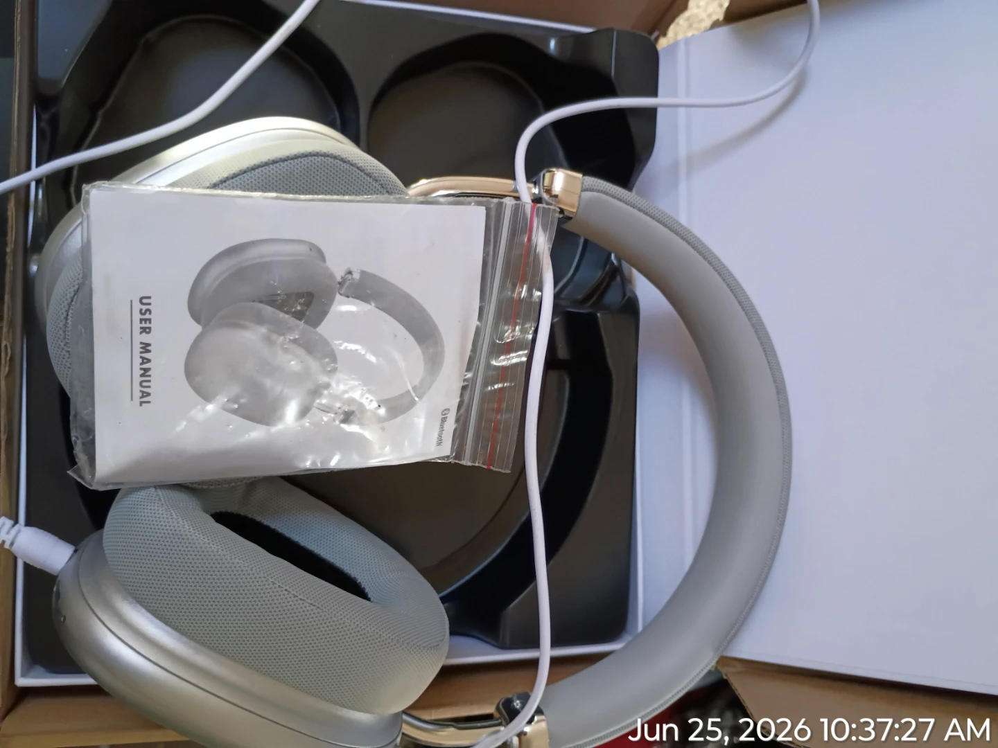 Brand new Max style headphones - photo 3
