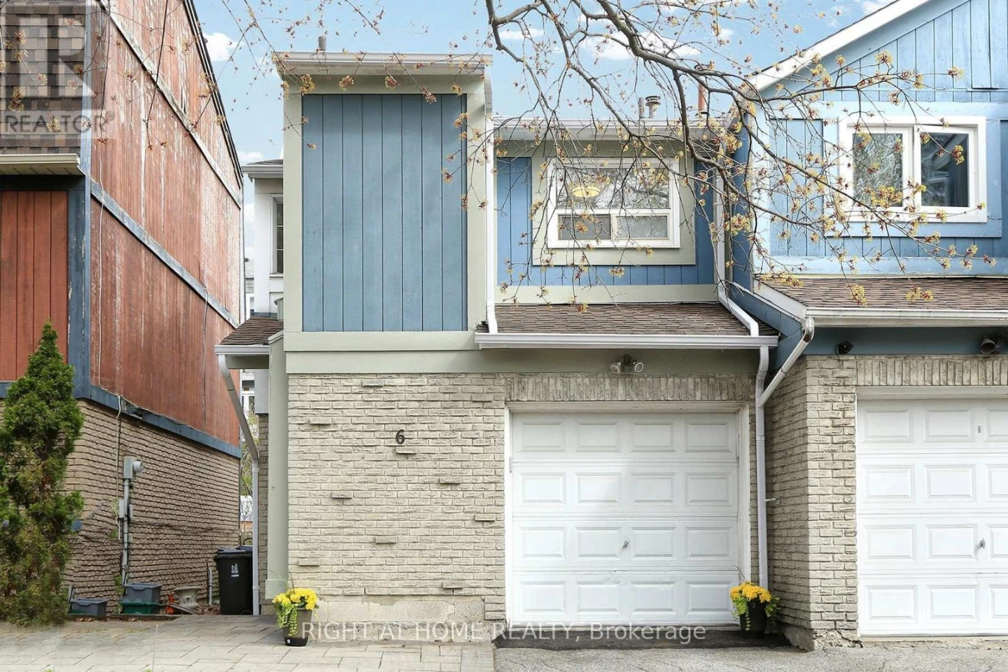 Semi detached house for sale at 6 Snapdragon Dr.