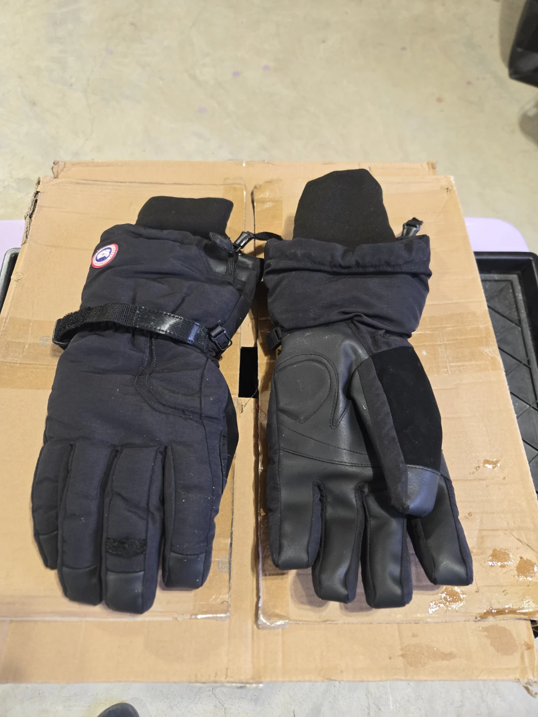 Canada Goose Black Ski Gloves - photo 3