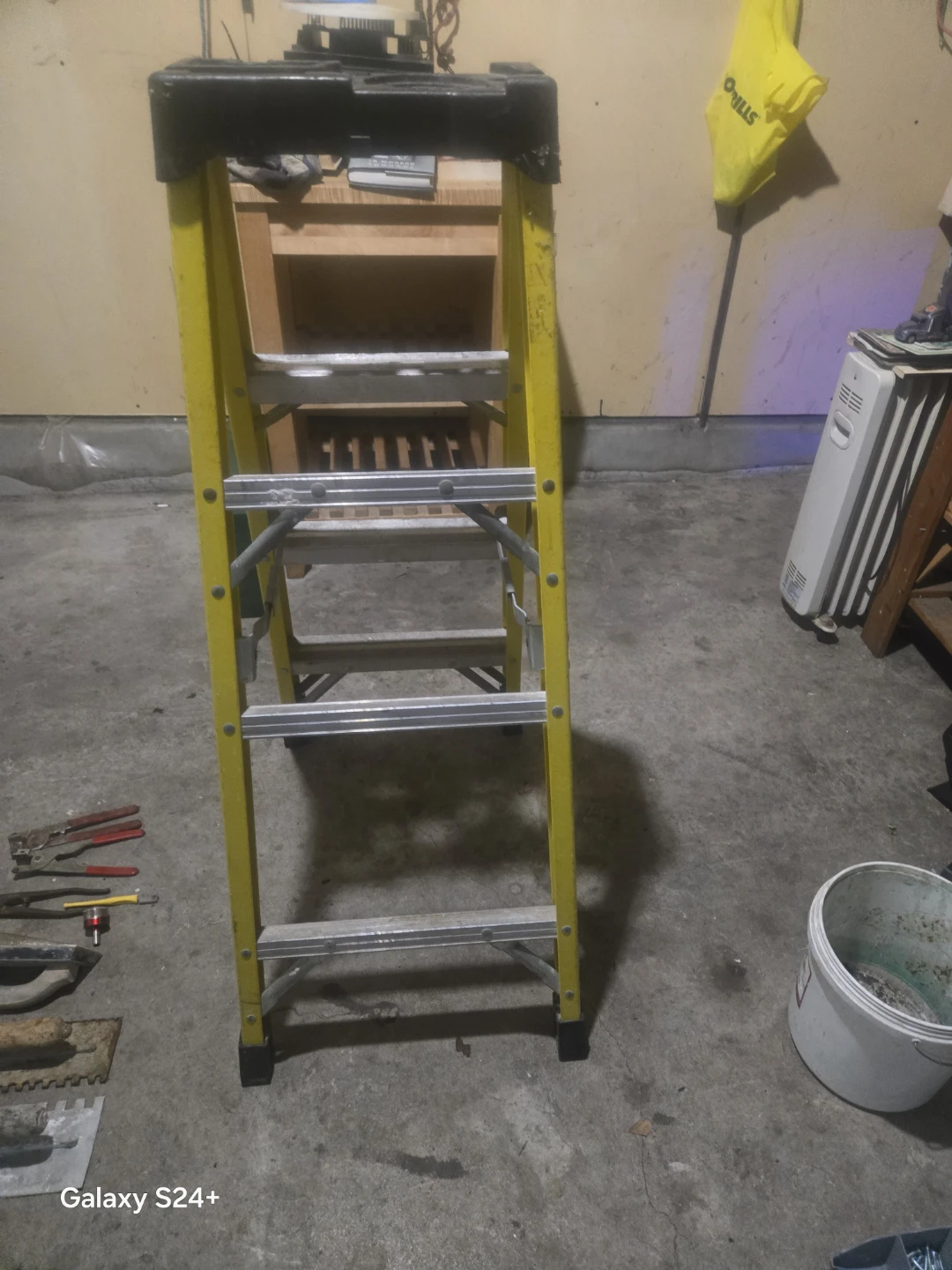 Featherlite Yellow Step Ladder