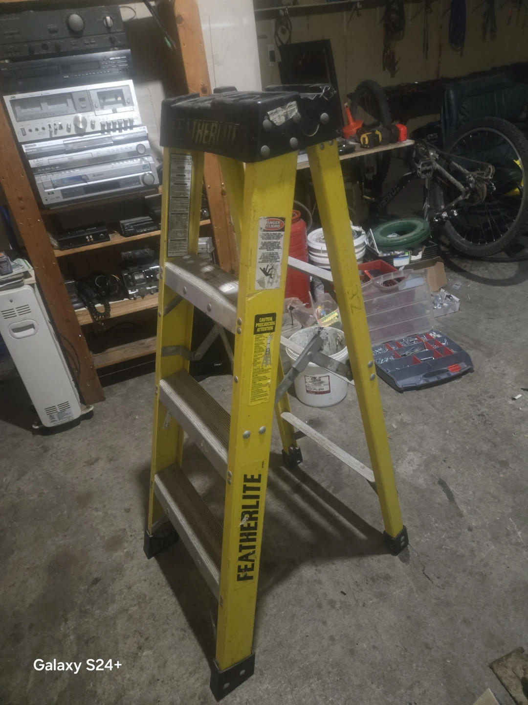 Featherlite Yellow Step Ladder - photo 2