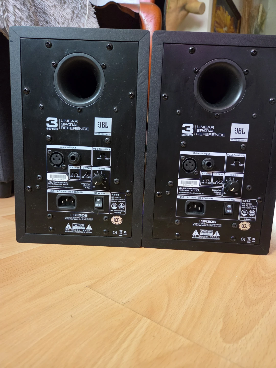 JBL LSR305 Studio Monitors, Loud speakers - photo 2