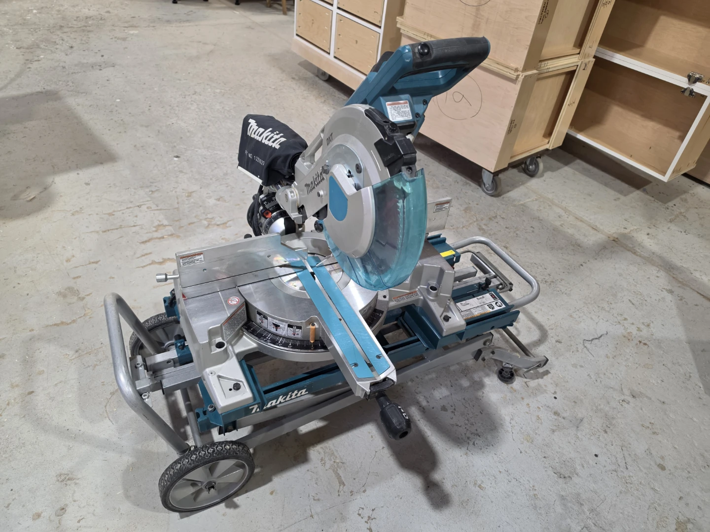 Makita DXT Miter Saw with Stand - photo 3
