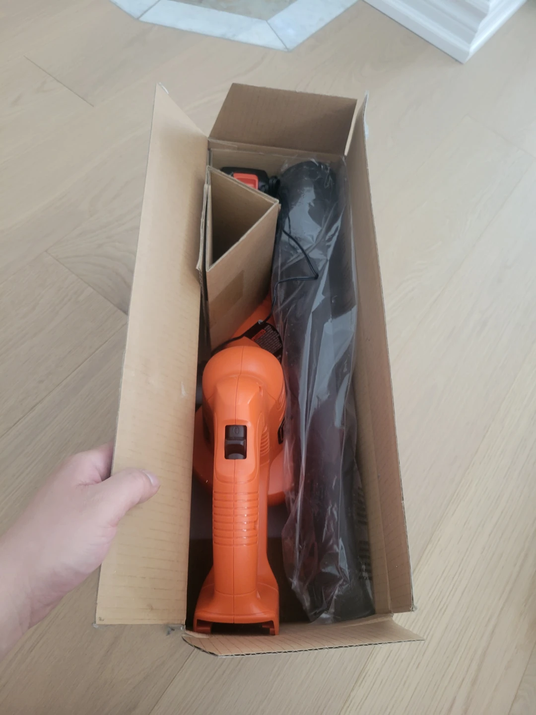 BLACK+DECKER 20V MAX Cordless Hard Surface Sweeper - photo 3