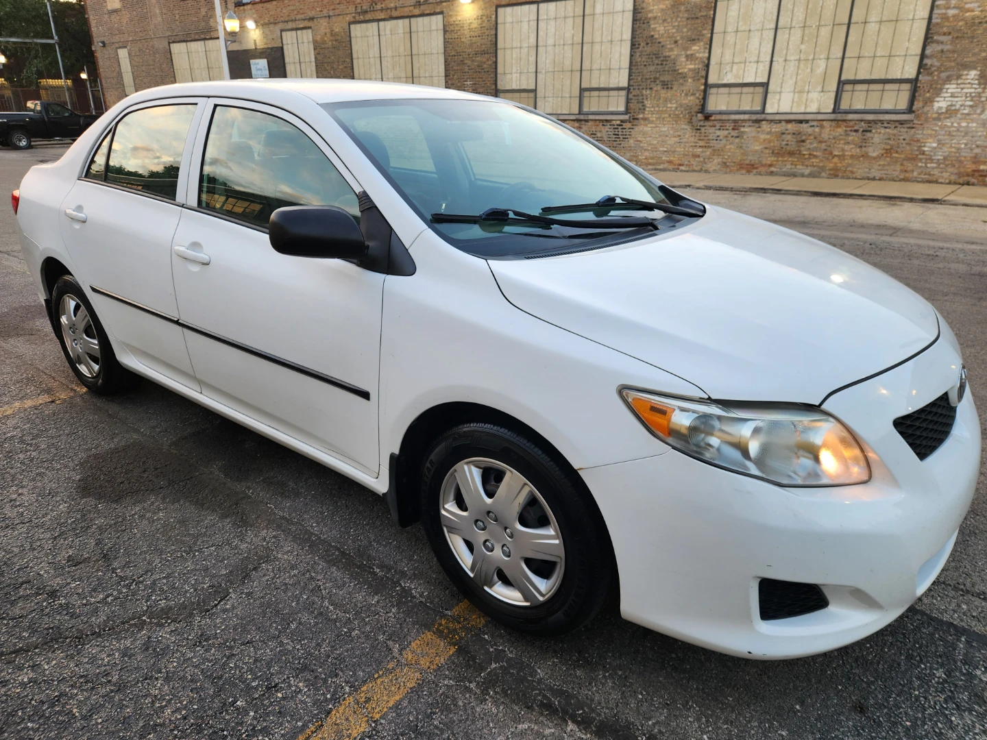 2010 Toyota Corolla LE - photo 3