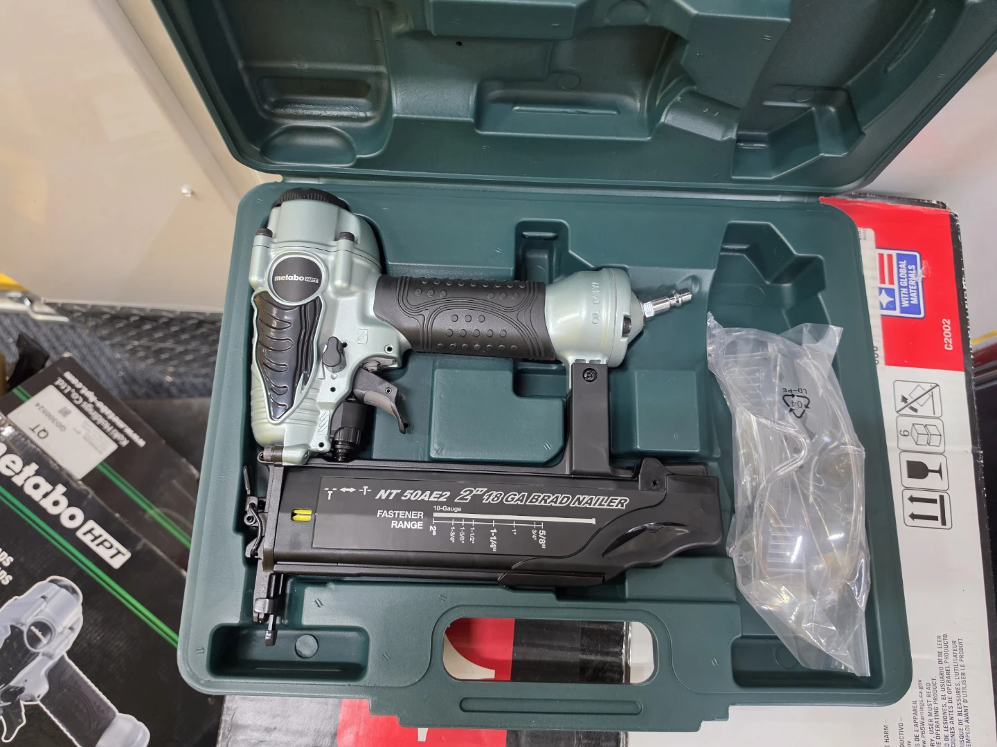 Metabo HPT NT50AE2 2" 18-Gauge Brad Nailer - photo 2