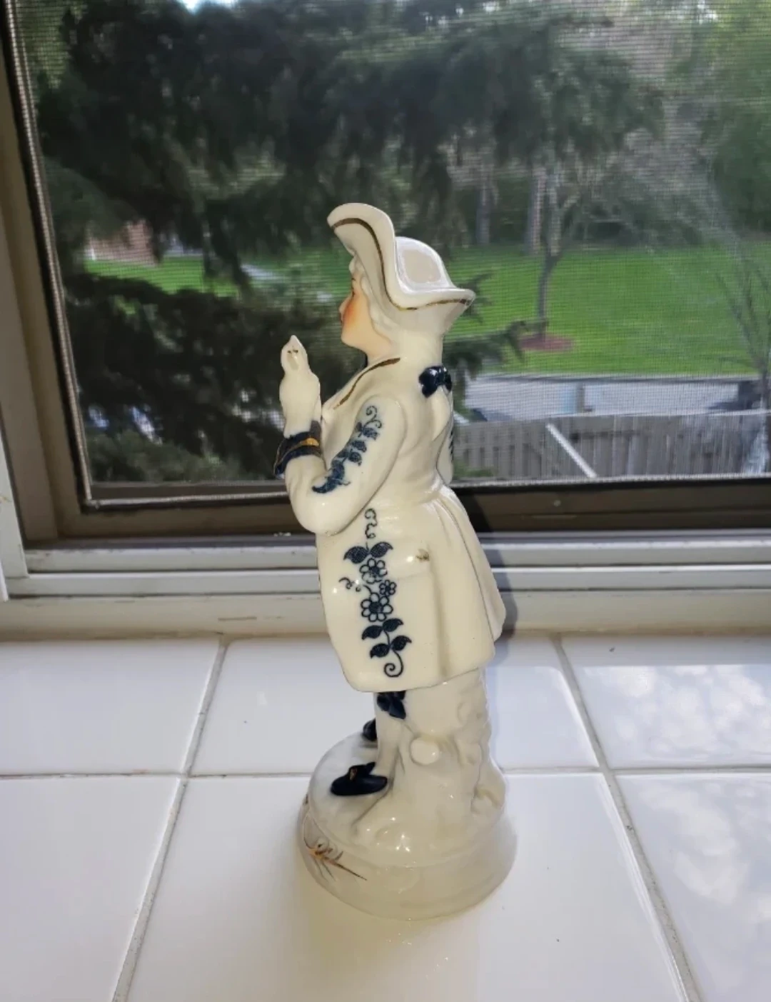 Porcelain Figurine Man with Bird Cage - photo 3