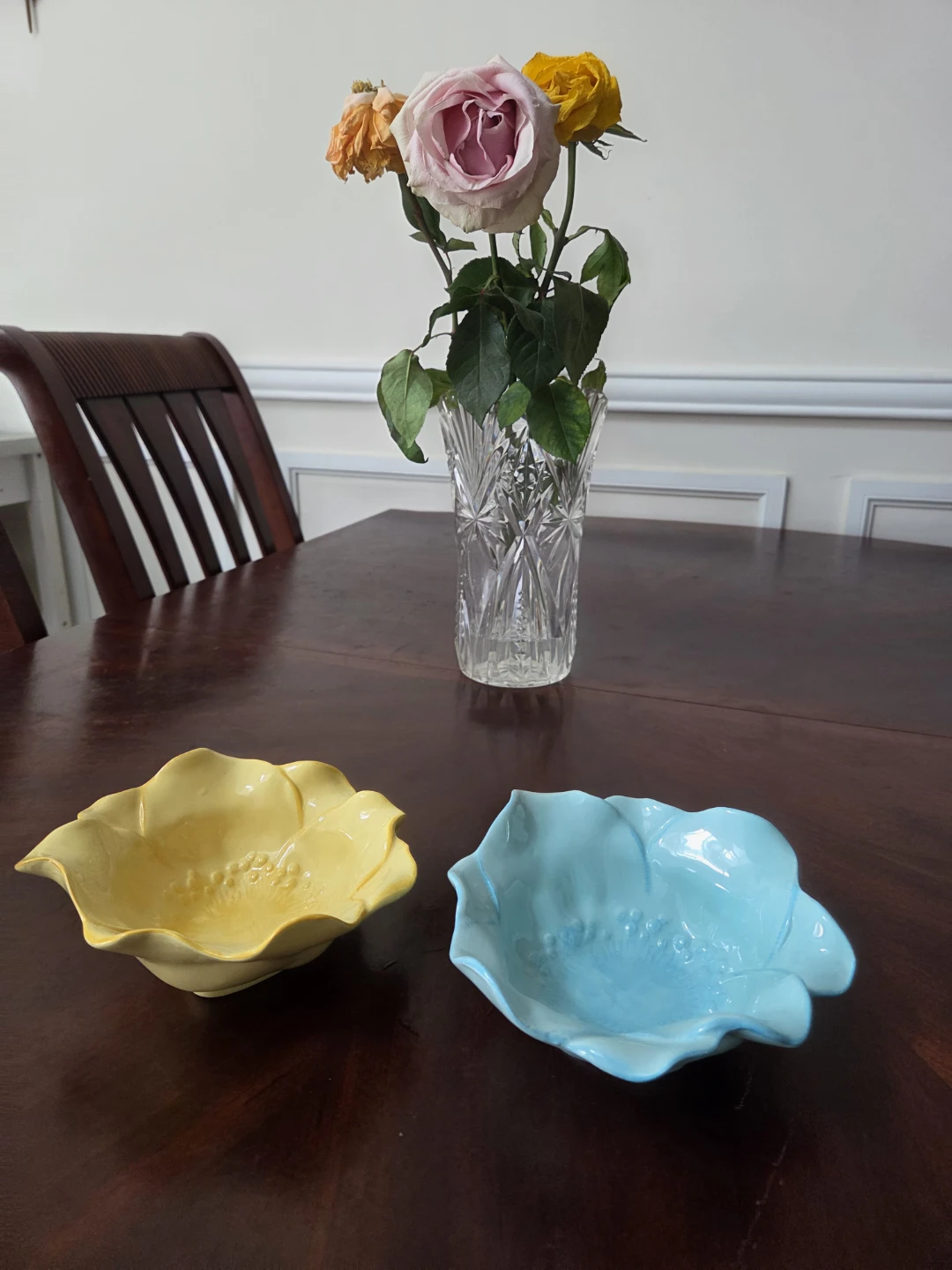 Set of 2 Flower Shaped Ceramic Bowls - photo 2