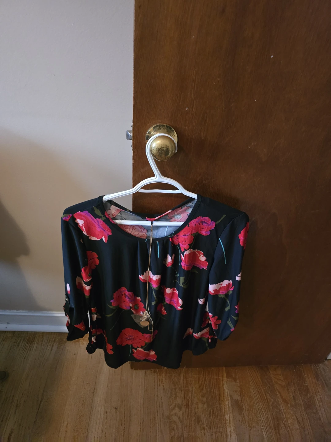 Women Shirt Medium Red and Black