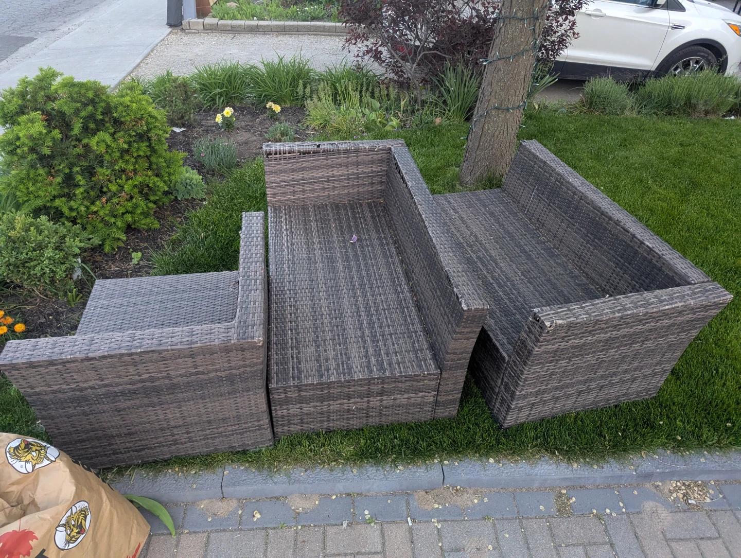 patio sectional base, no cushions