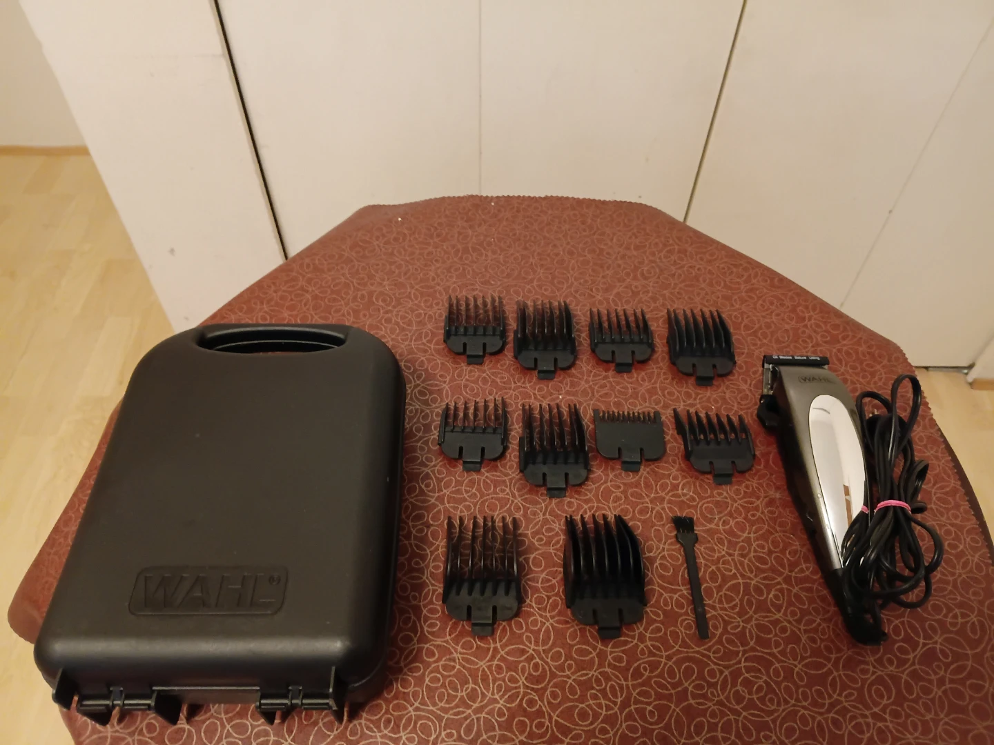 Wahl Hair Clipper Set with Case and Guards - photo 3