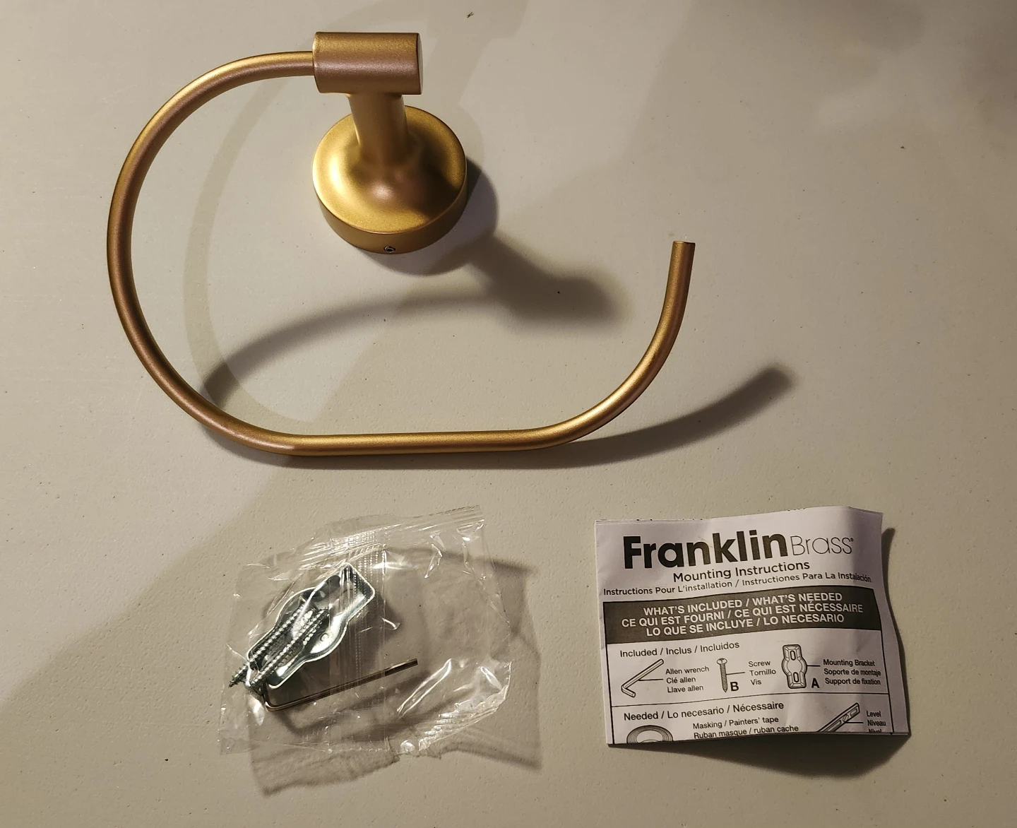 Franklin Brass Gold Towel Ring⚽