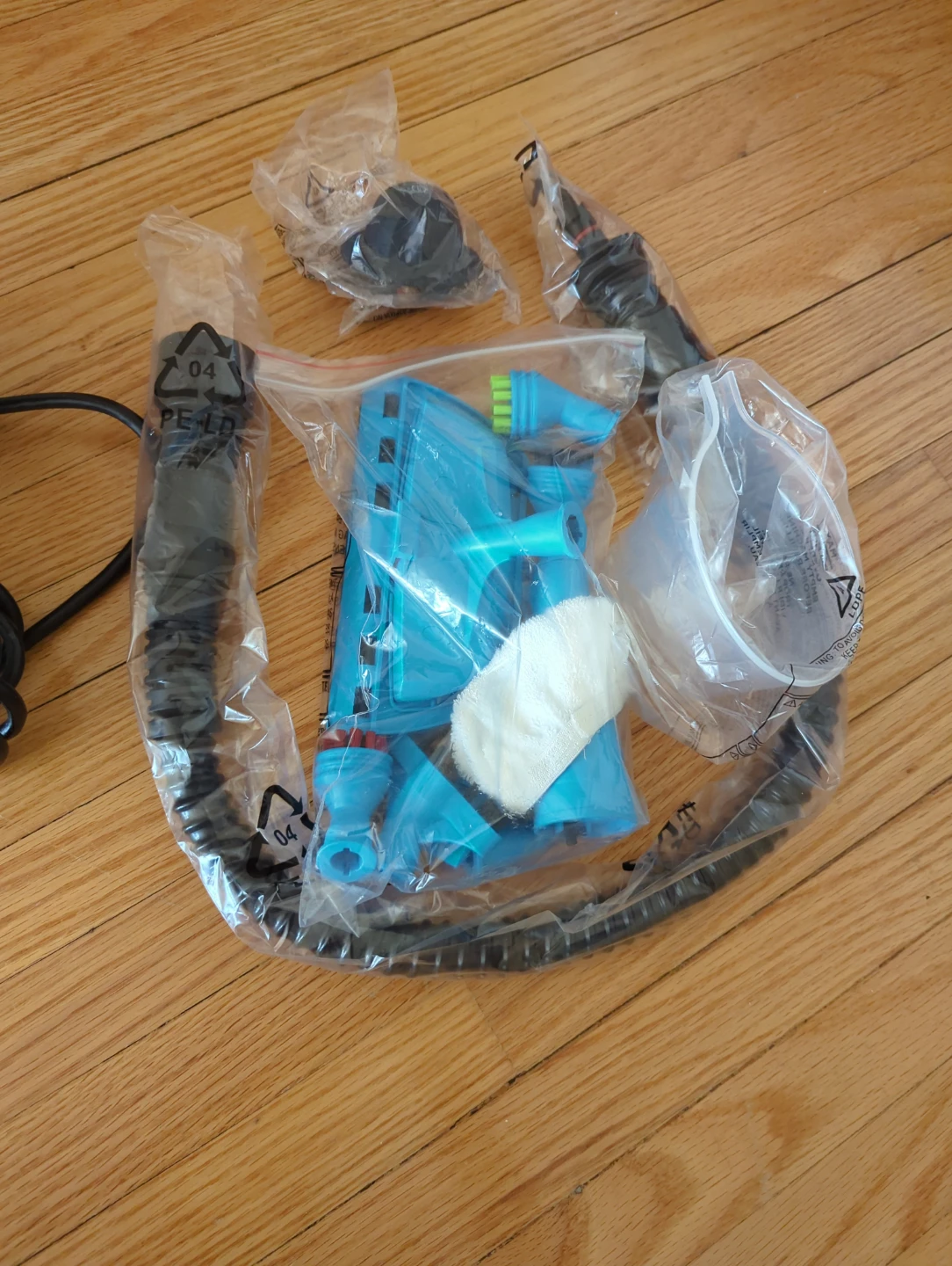 OmniReach Handheld Steam Cleaner and brand new accessories - photo 2