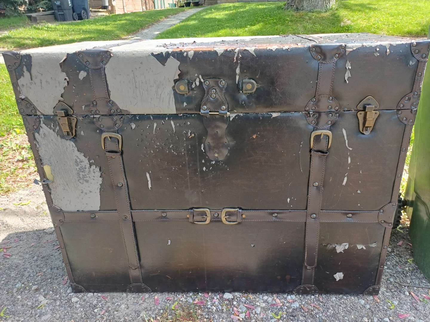 Free Vintage Steamer Trunk Storage Chest