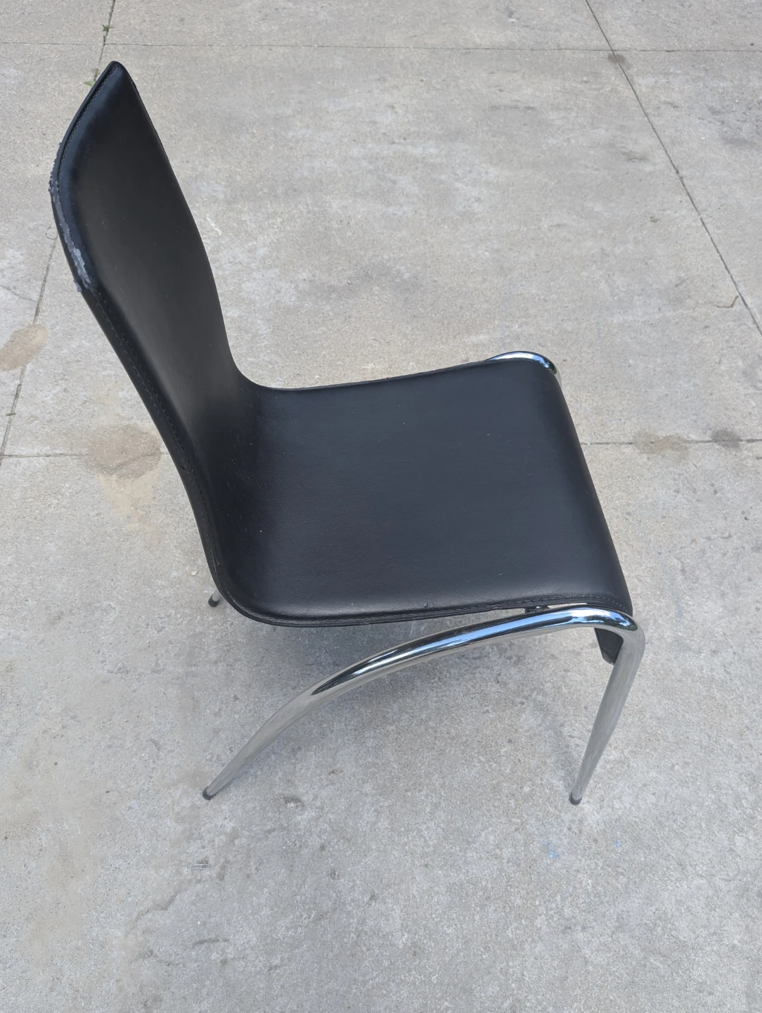Black faux leather chair with chrome legs - photo 4