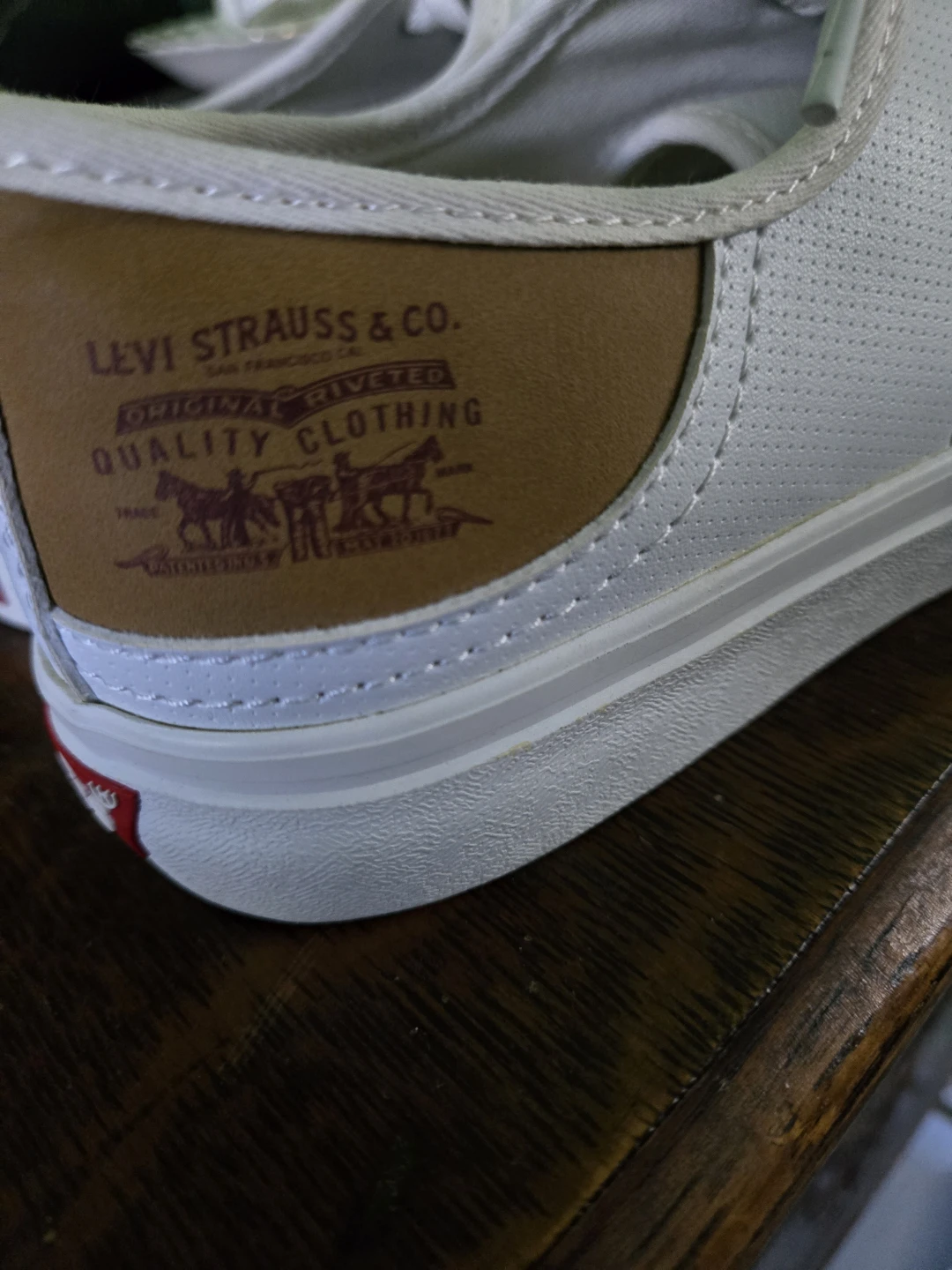 New Levi's Ladies Classic Sneakers - photo 2