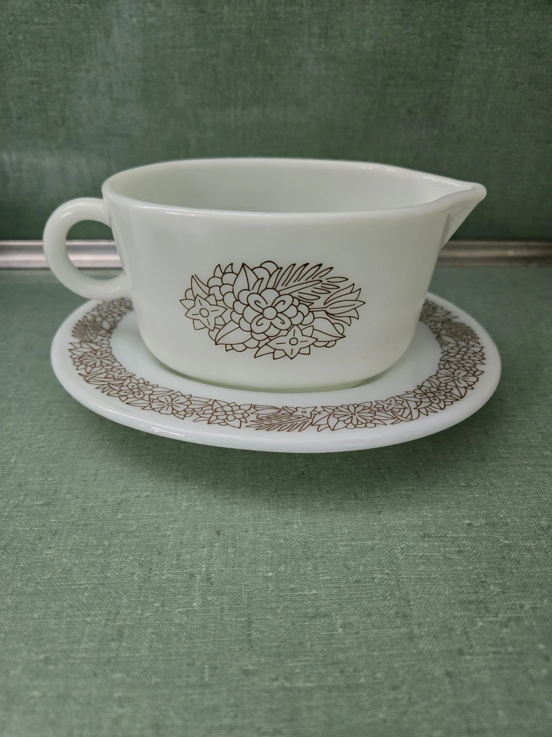 Pyrex Corning Gravy Boat & Underplate - photo 2
