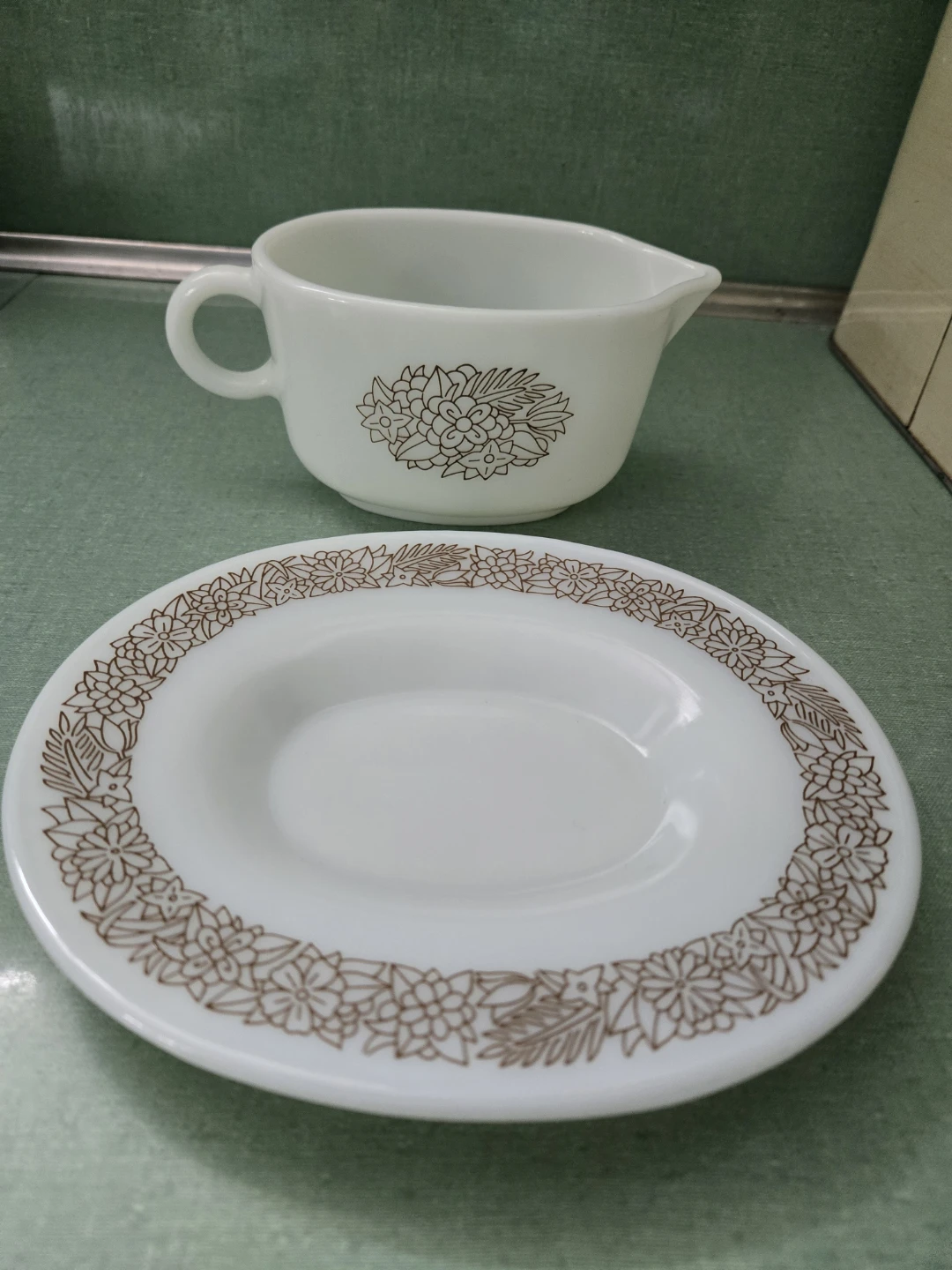 Pyrex Corning Gravy Boat & Underplate - photo 3