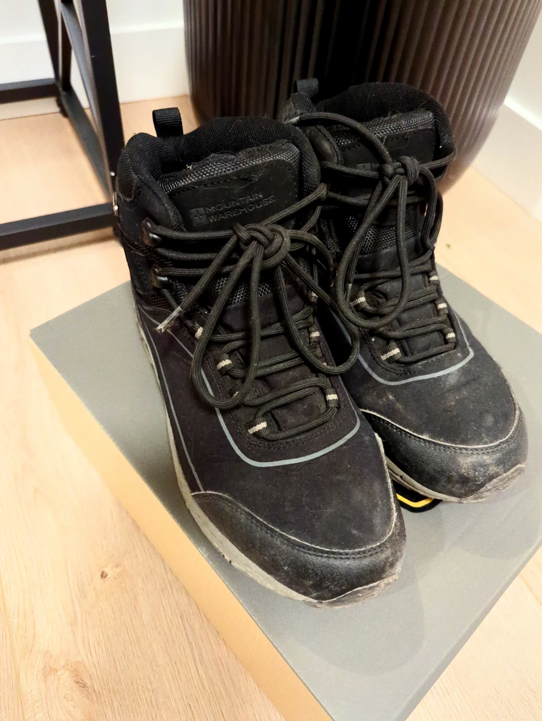Mens waterproof Hiking Boots- size 7