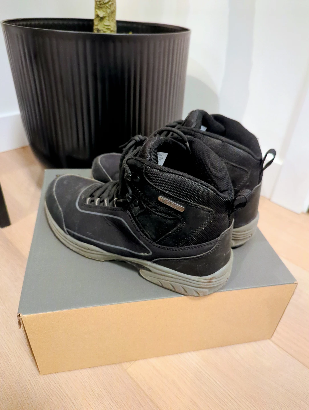 Mens waterproof Hiking Boots- size 7 - photo 4