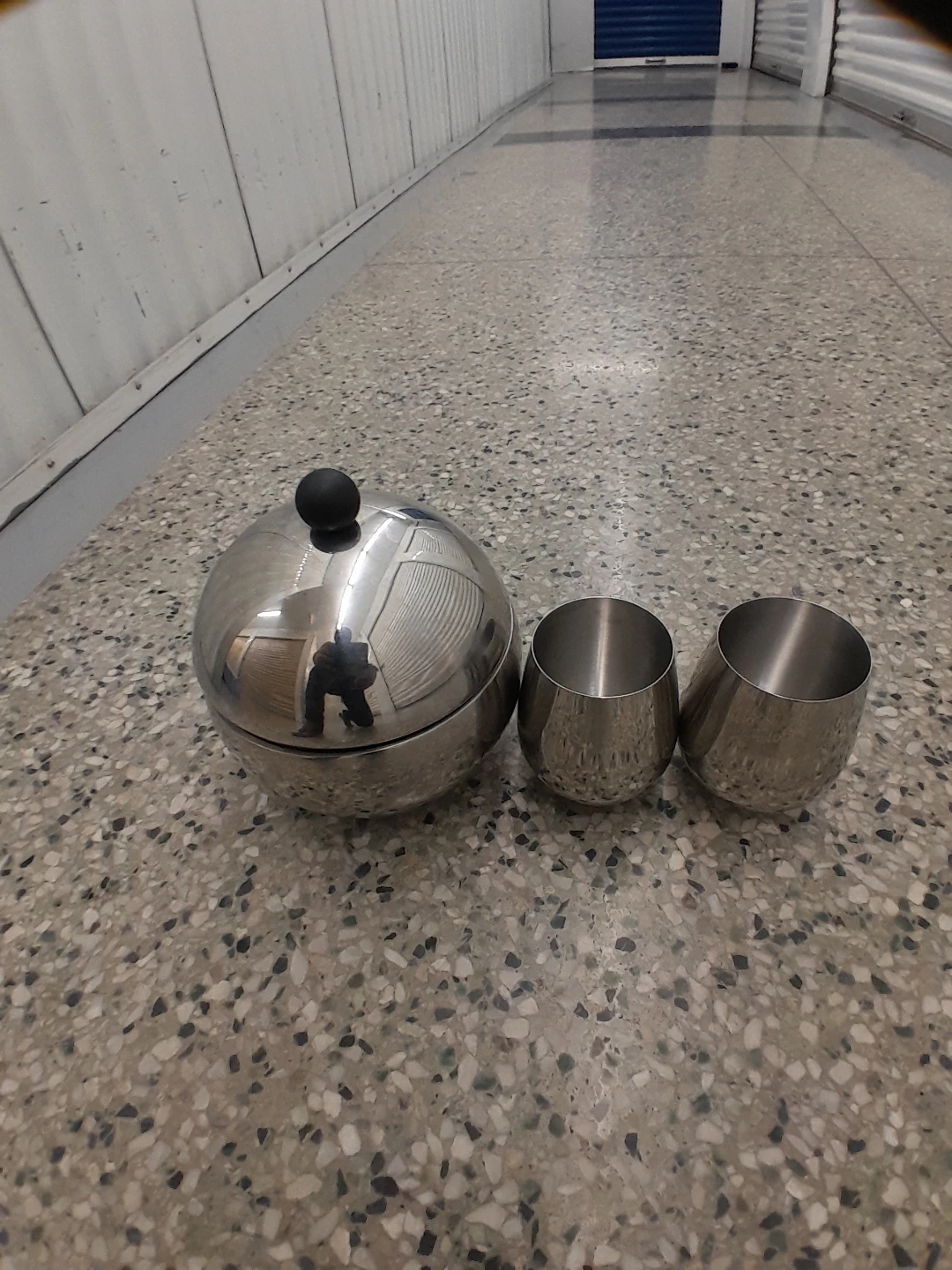 Stainless Steel Ice Bucket with Lid and Two Cups - photo 2