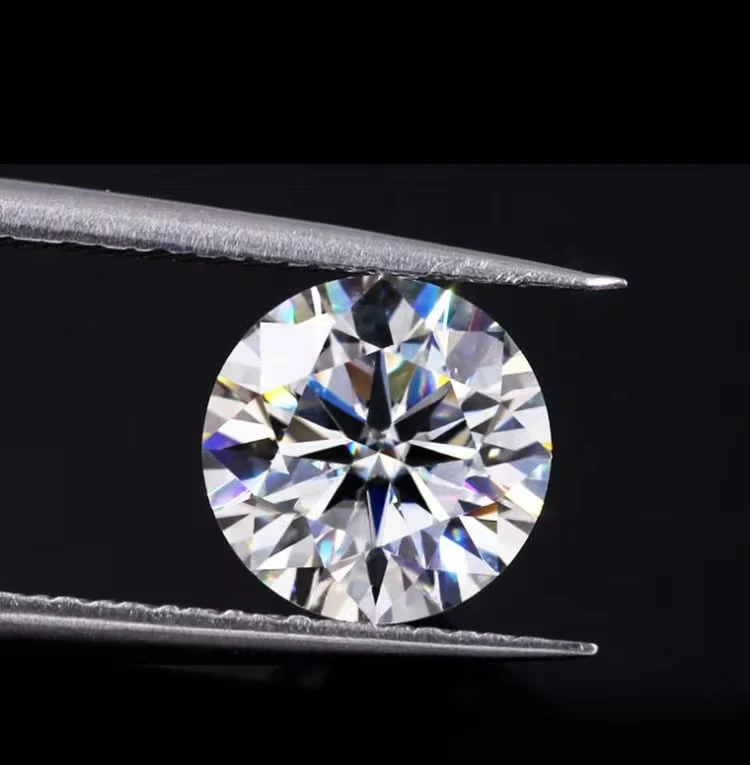 Round Cut Diamond Gemstone
