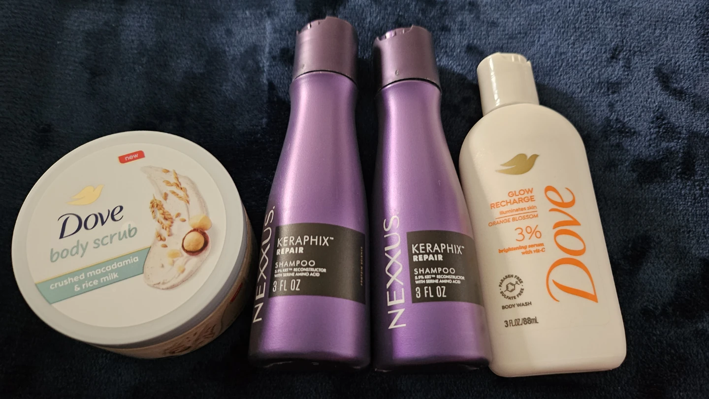 Dove Body Scrub, Nexxus Shampoo & Dove Body Wash Set ⚽