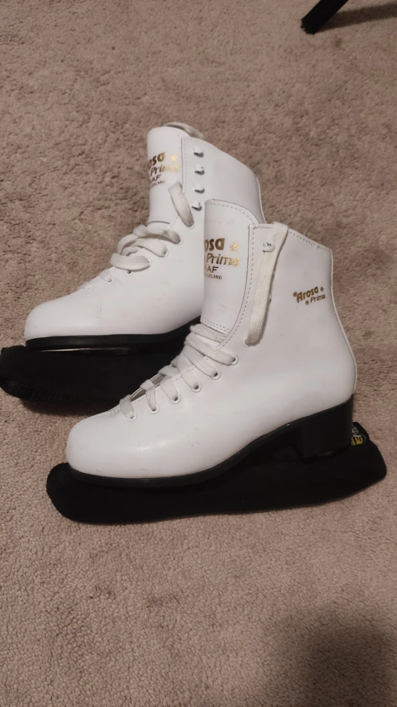 Women's figure skates, size 38