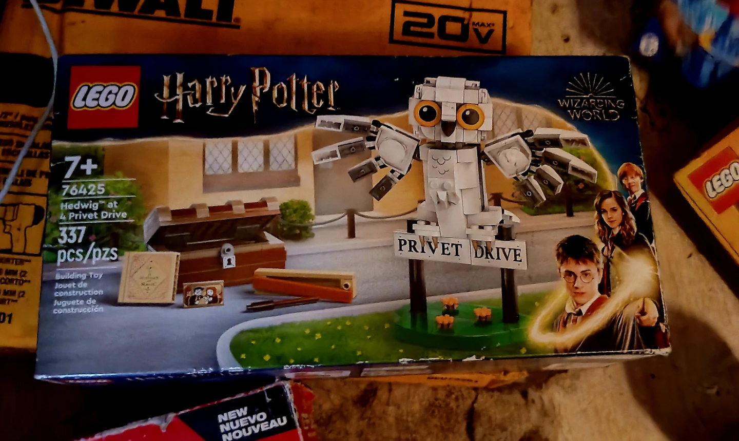 LEGO Harry Potter Hedwig at 4 Privet Drive Building Toy 76425