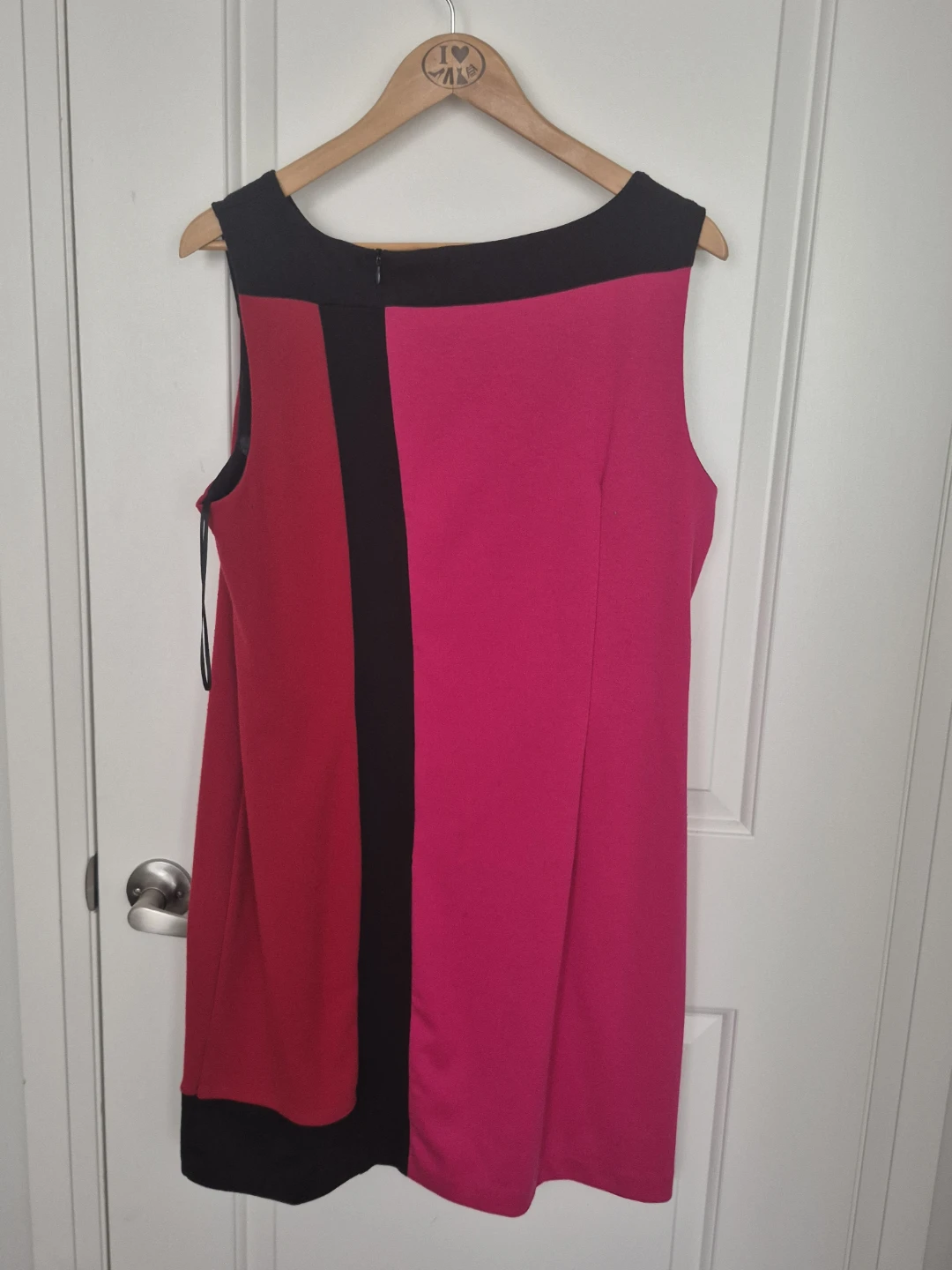 Colour-blocked Sleeveless Dress - Pink and Black