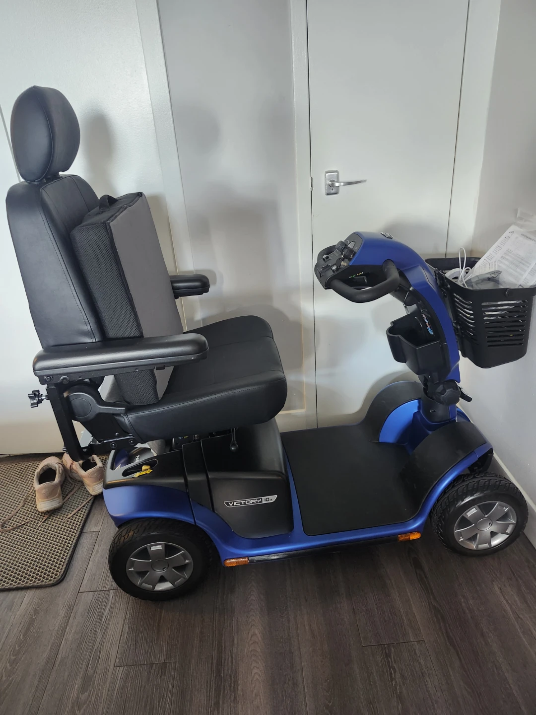 Pride Mobility Victory 10 DX Mobility Scooter.