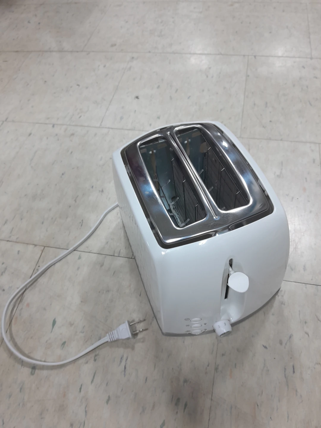 White 2-Slice Toaster or  Deck & Becker - photo 3