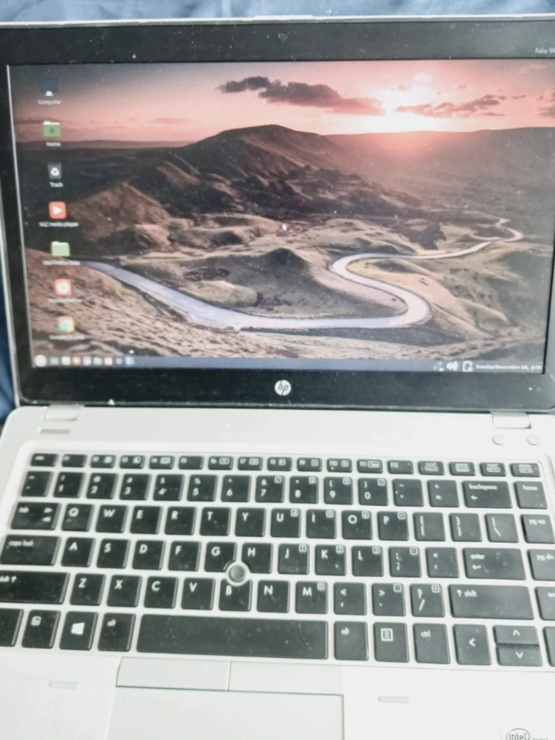 ⚽  HP Ultrabook Laptop with Intel Core i5
