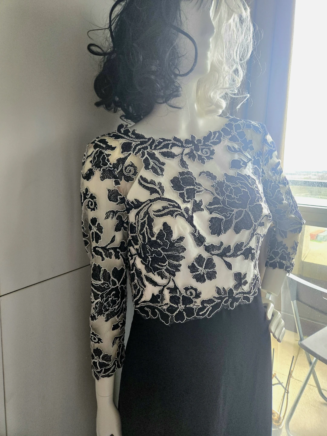 Women's Black and White Floral Lace Top and Skirt Set - photo 3