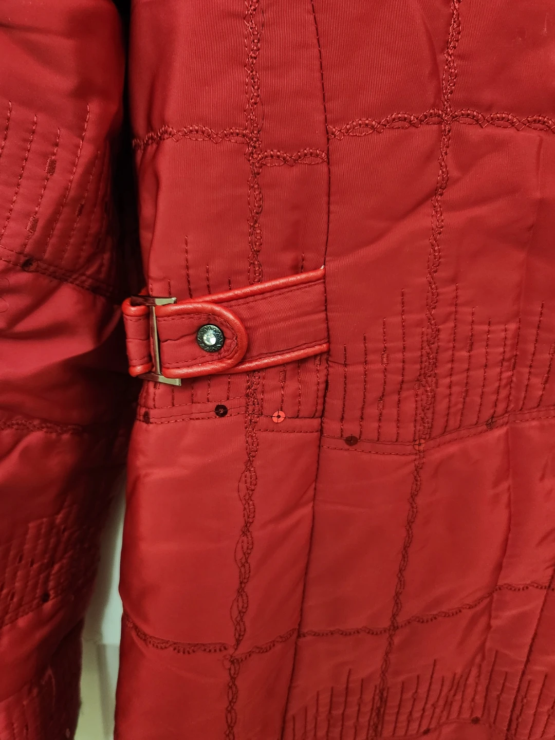 ⚽️ Red Quilted Hooded Winter Coat with Faux Fur Lining - photo 5