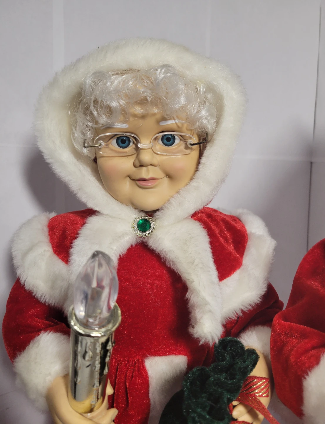 24" tall Santa & Mrs. Claus Figures - photo 4