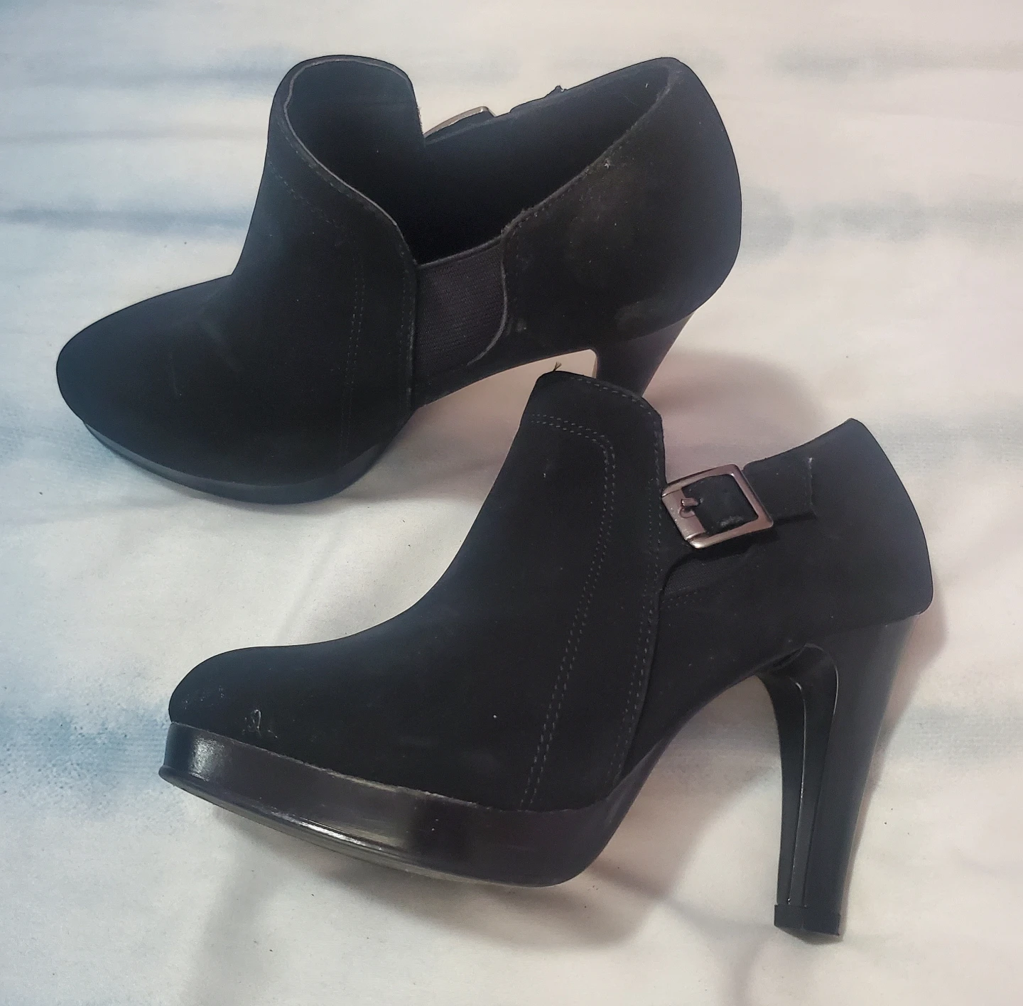 Fioni Black Faux Suede Buckle Ankle Heeled Boot - photo 5