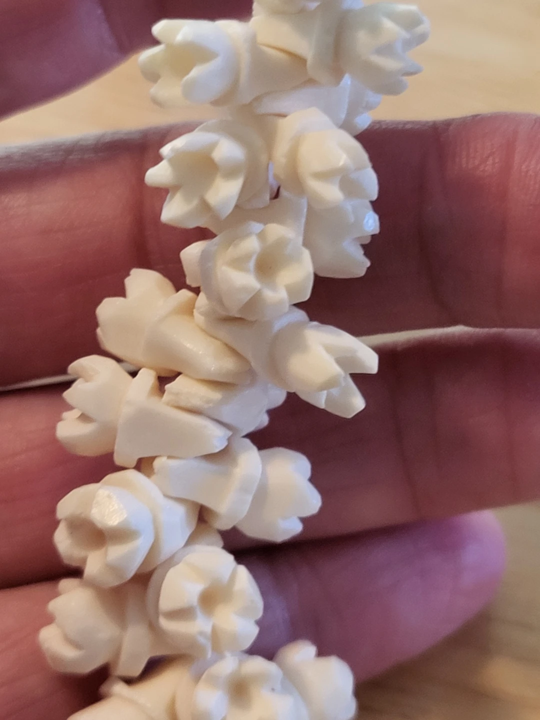 White Flower Lei Necklace - photo 3