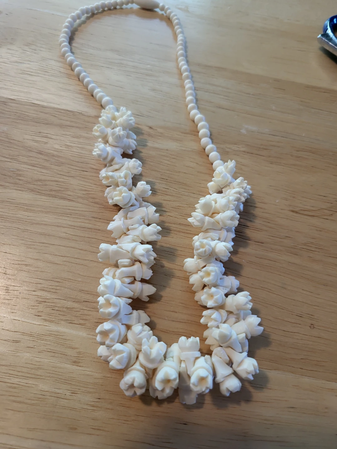 White Flower Lei Necklace - photo 4
