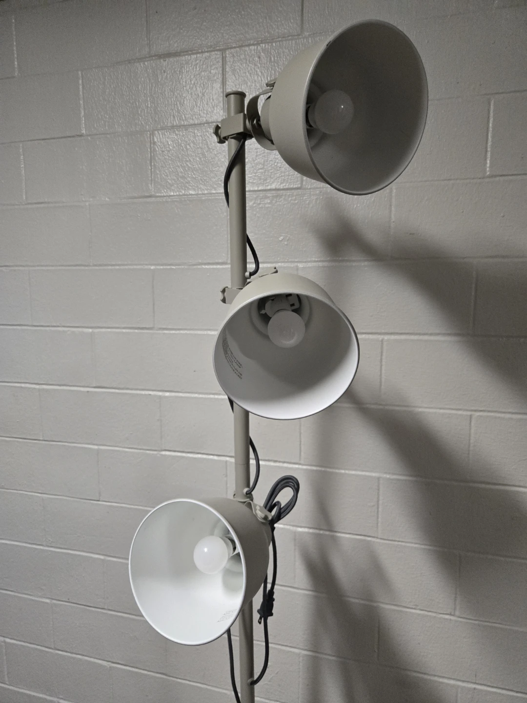IKEA HEKTAR 3-Spot Floor Lamp Cream (Bulbs Included) - photo 4