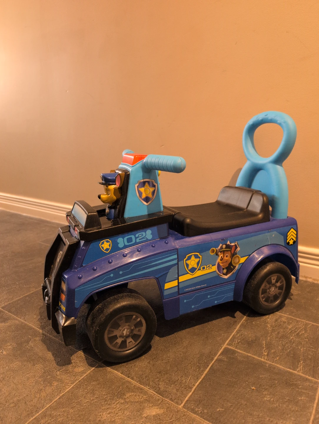 Paw Patrol Chase Ride-On Toy Car - photo 2