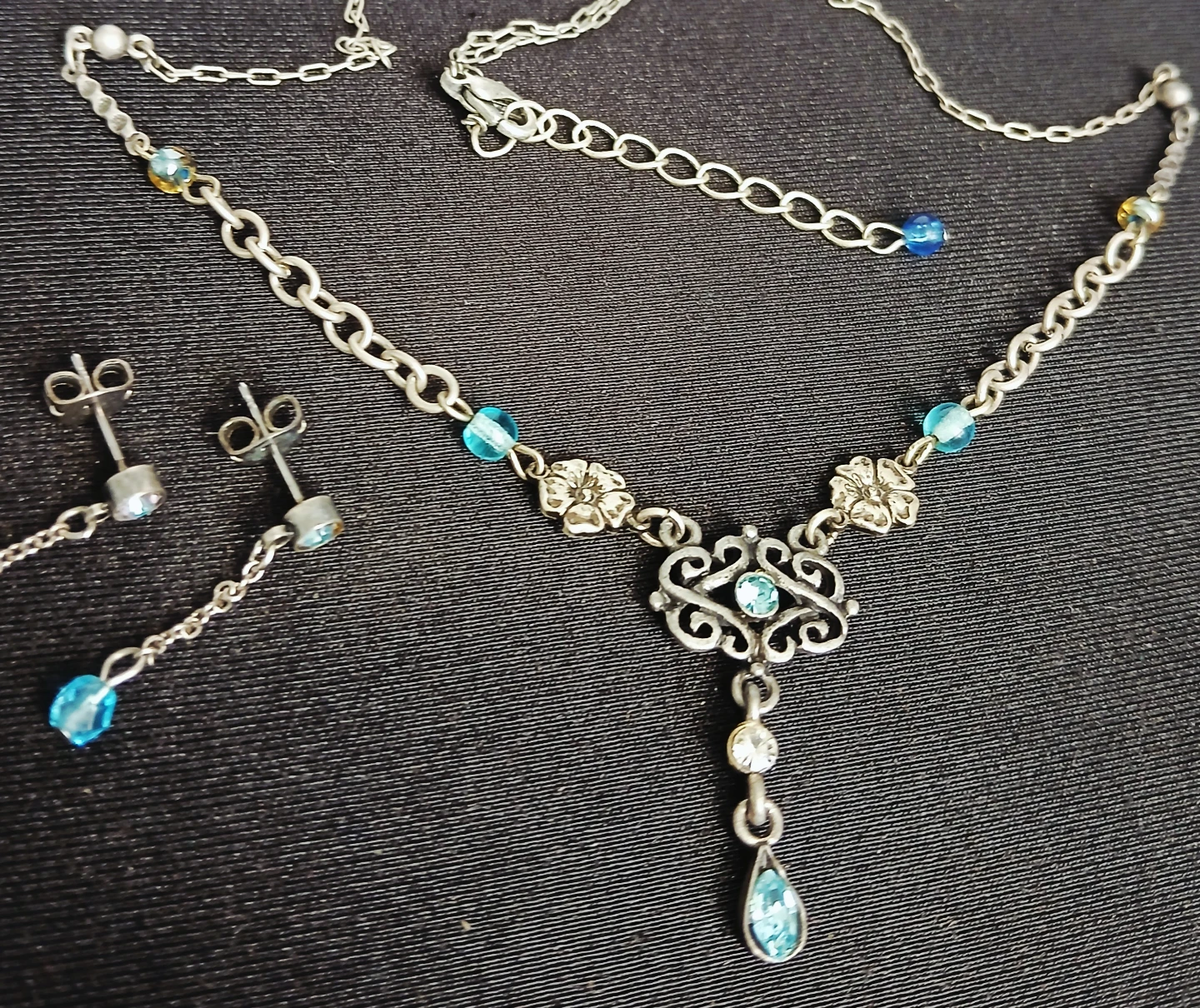 Silver-tone necklace and earring set with blue beads - photo 5